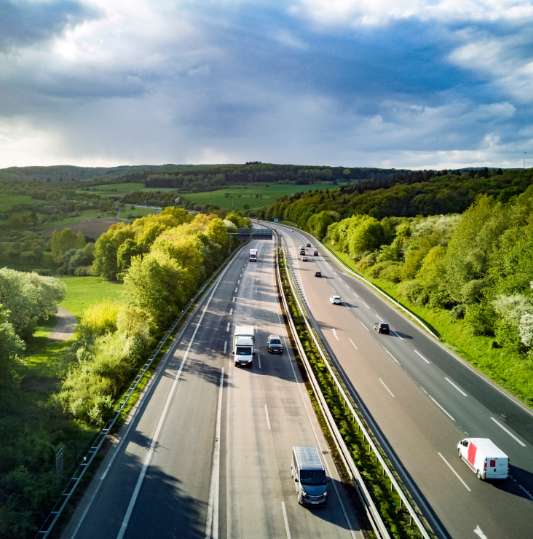 Die E-Vignette ist für alle Kraftfahrzeuge bis 3,5 t höchstzulässiges Gesamtgewicht auf allen slowenischen Autobahnen und Schnellstraßen verpflichtend.