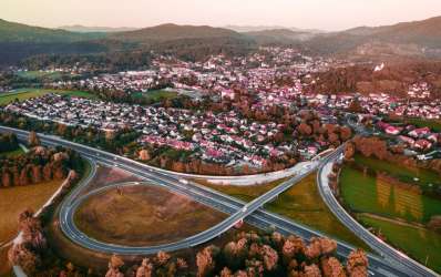 Für die Benutzung des Karawankentunnels ist, wie bereits erwähnt, Maut zu entrichten, da weder die österreichische noch die slowenische Vignette Gültigkeit besitzen.